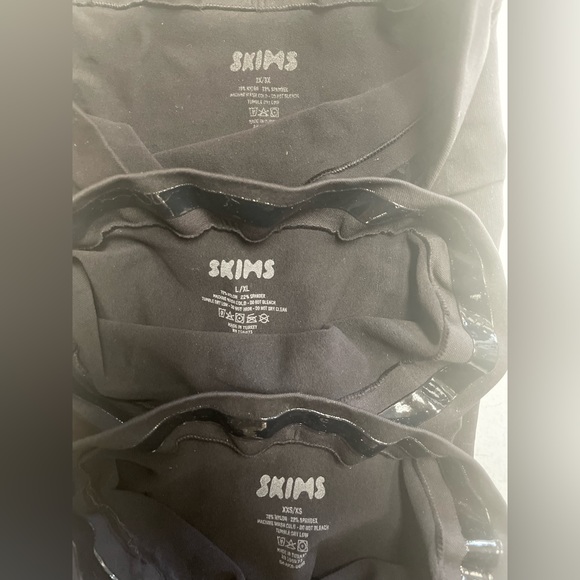 COPY - Skims. - SCULPTING SHORT MID THIGH W/ OPEN GUSSET - Picture 4 of 7